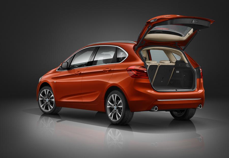  BMW 220i Active Tourer Luxury Line 2016 года  (CN) (фото 2 из 34)